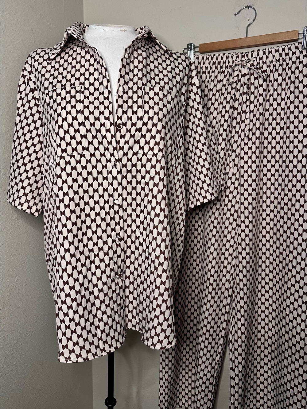 Commense | 2 piece set geometric print top & bottom (M) - Picture 5 of 15